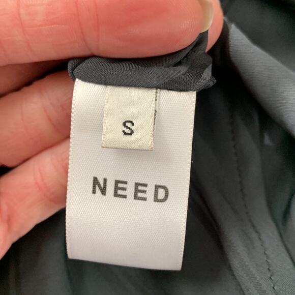 NWT NEED Sydney Black Pinstriped Side Cinch Kaftan Midi Maxi Dress - Picture 8 of 8